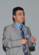 Empfahl bei Blocktransplantaten eine Ausdünnung für bessere Einheilung: Prof. Dr. Fouad Khouy/Münster